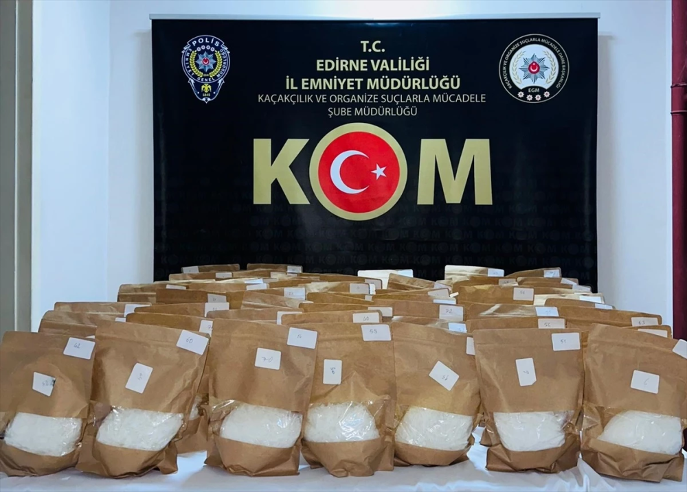 Edirne'de Bir Panelvanda 72 Kilogram Uyuşturucu Ele Geçirildi
